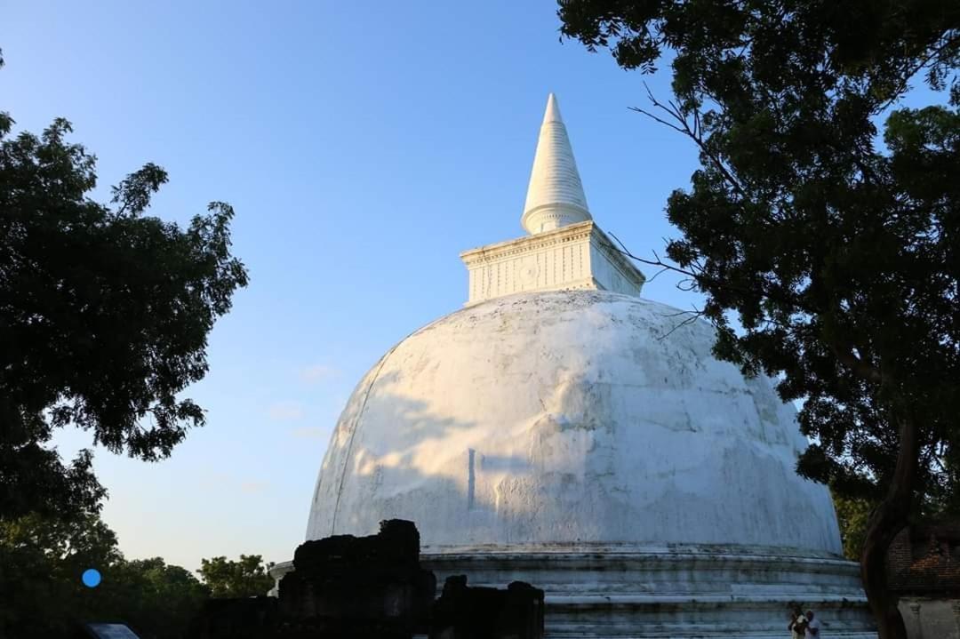 River Nature Park Polonnaruwa Exterior photo