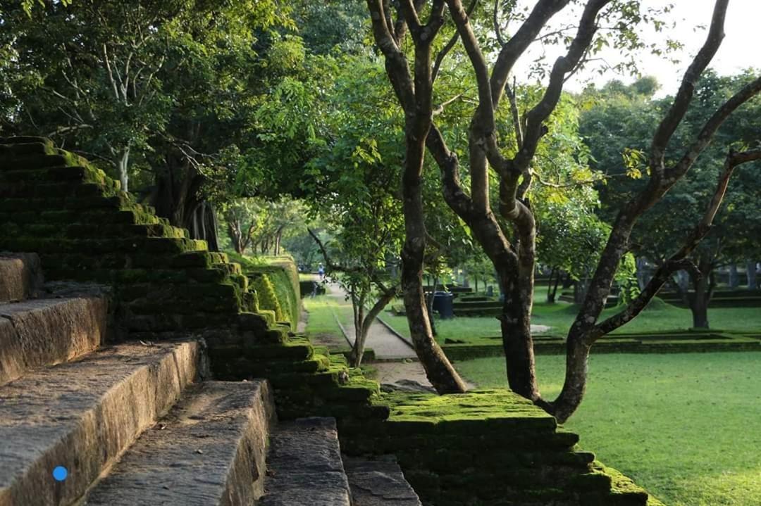 River Nature Park Polonnaruwa Exterior photo