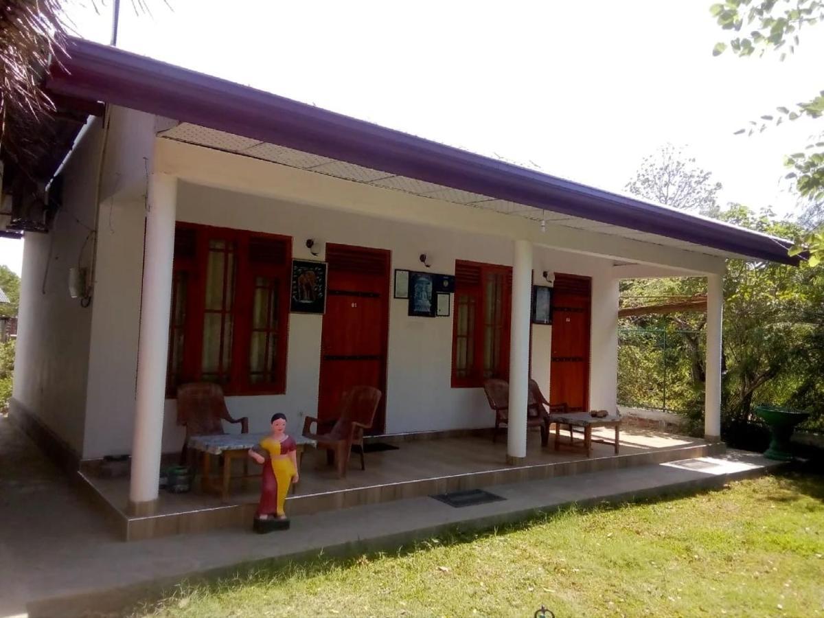 River Nature Park Polonnaruwa Room photo
